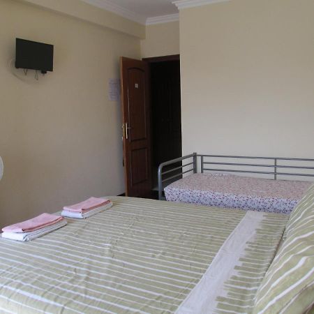 Homestay Marialva Park Seixal  Bagian luar foto