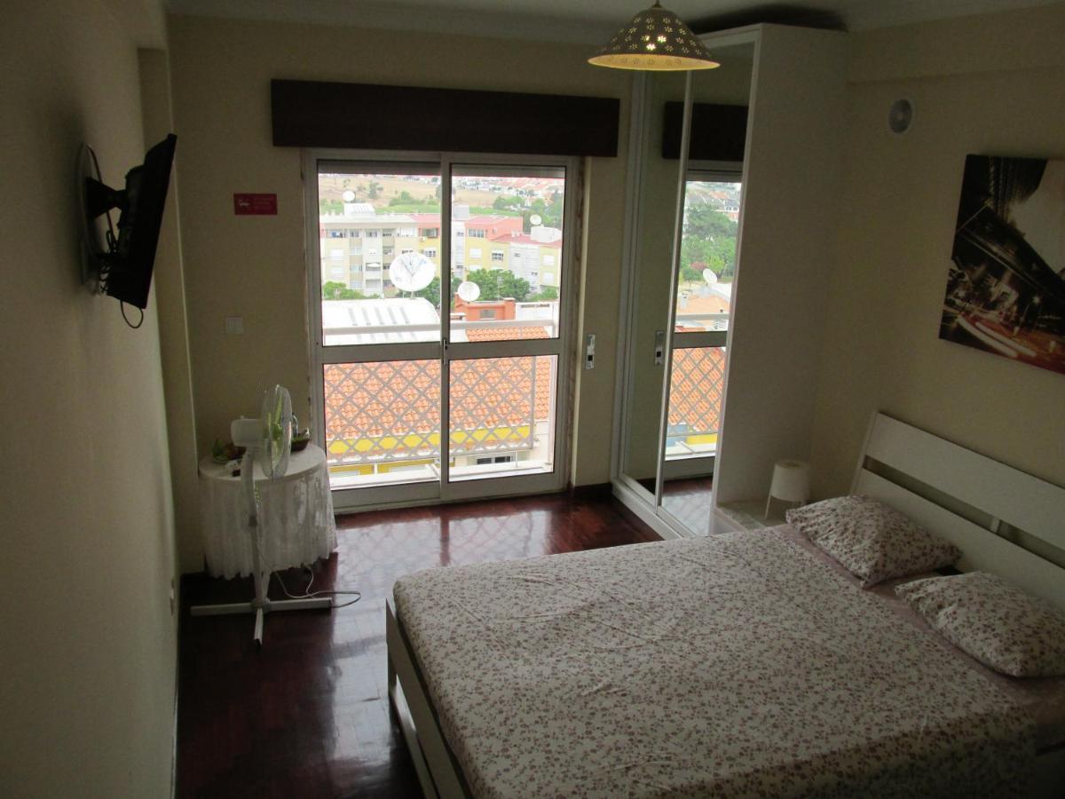 Homestay Marialva Park Seixal  Bagian luar foto