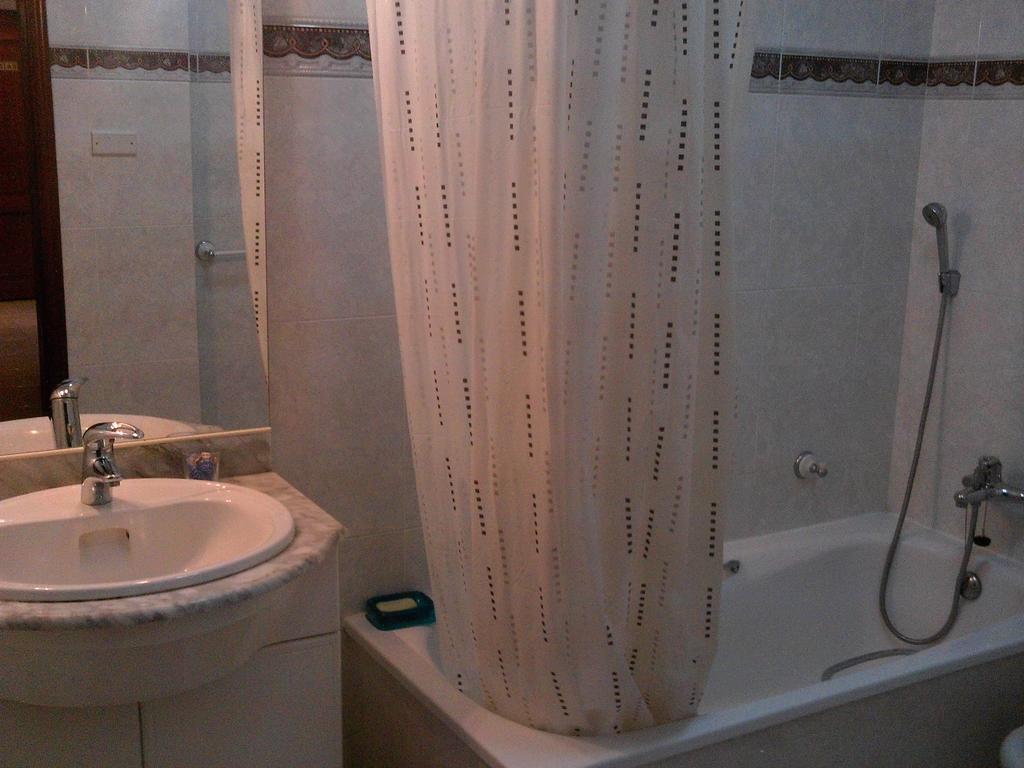 Homestay Marialva Park Seixal  Bagian luar foto