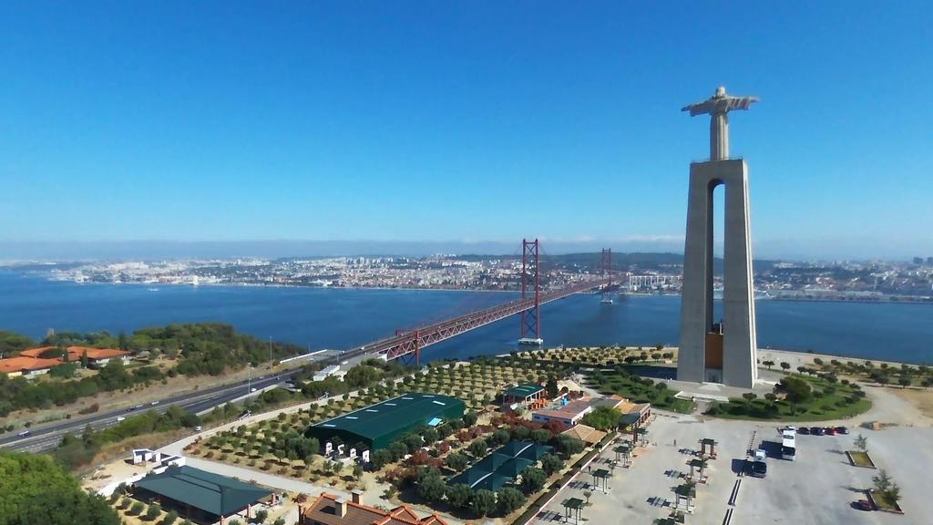 Homestay Marialva Park Seixal  Bagian luar foto