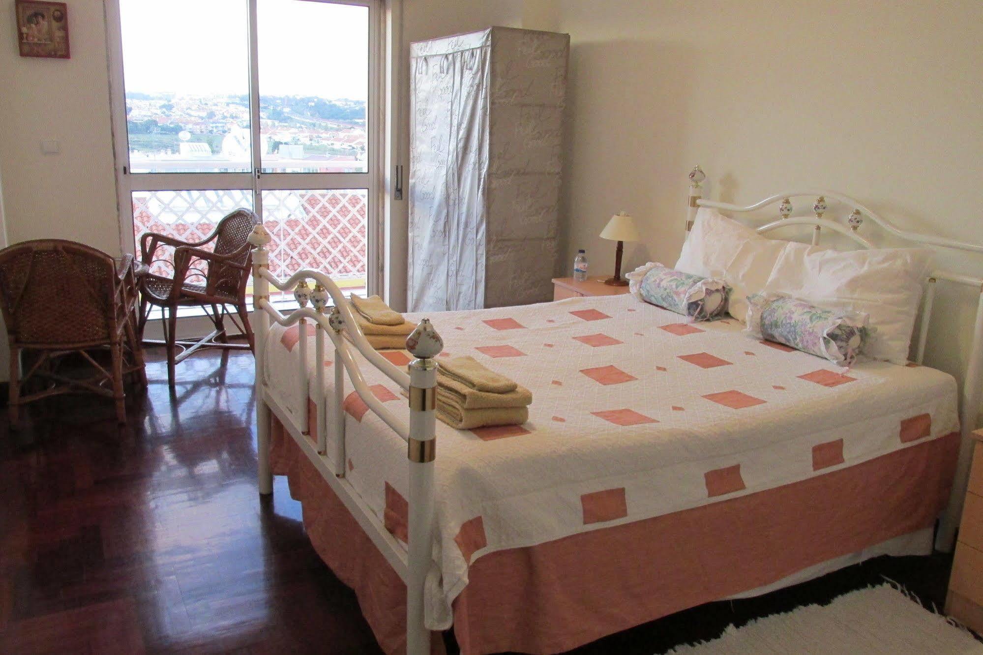 Homestay Marialva Park Seixal  Bagian luar foto