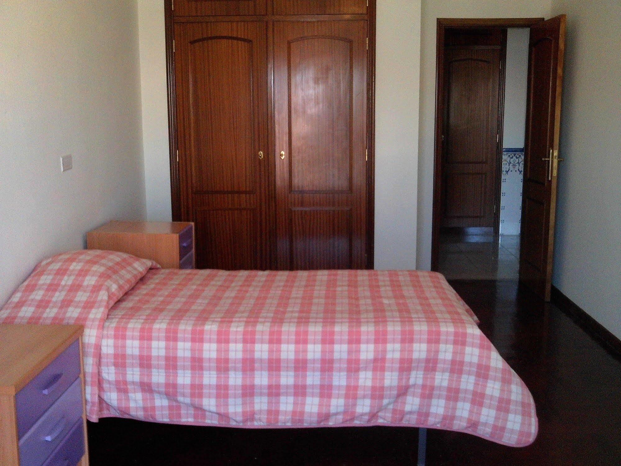 Homestay Marialva Park Seixal  Bagian luar foto