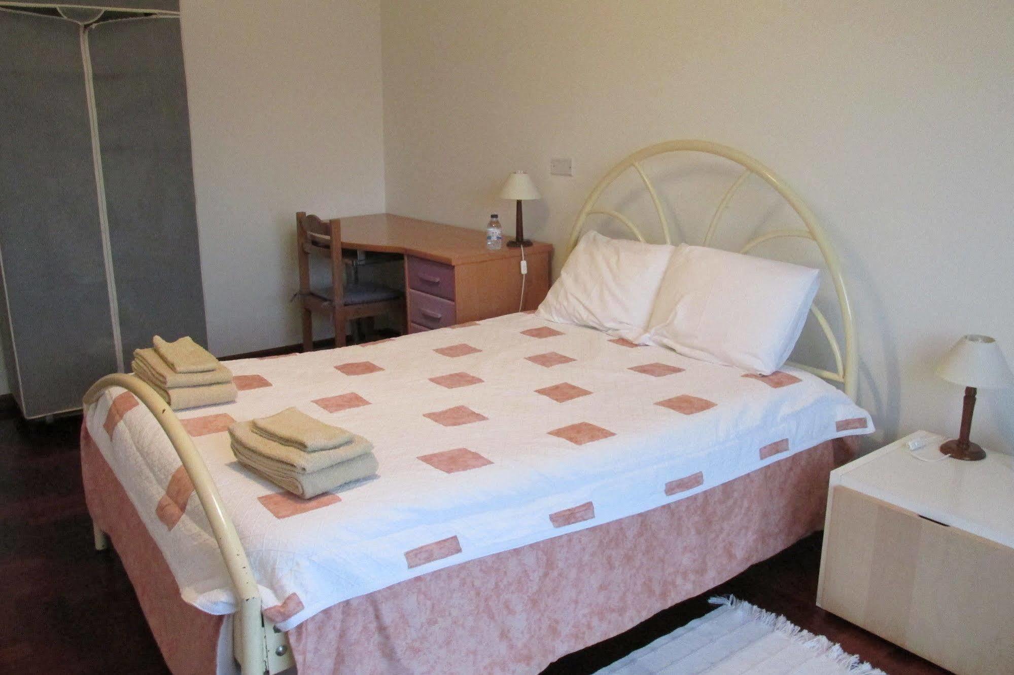 Homestay Marialva Park Seixal  Bagian luar foto