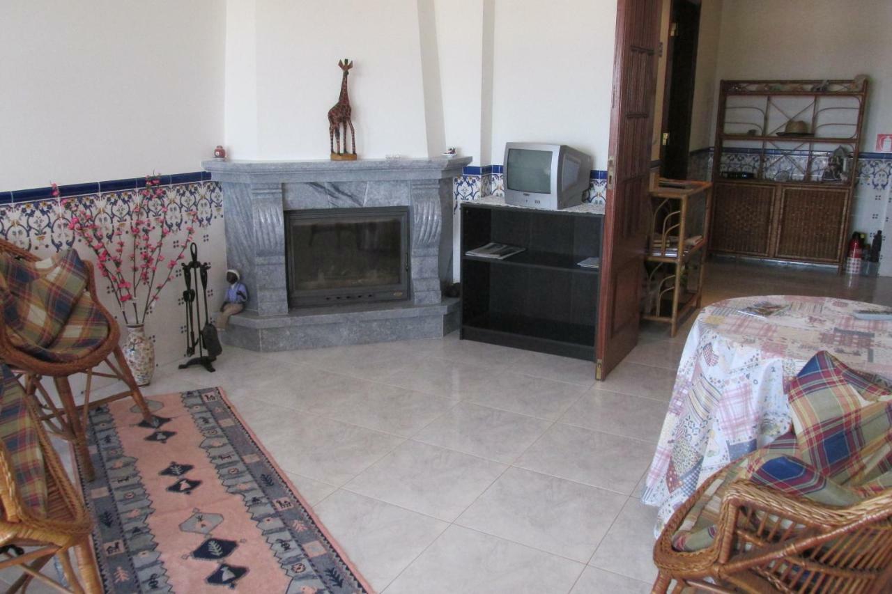 Homestay Marialva Park Seixal  Bagian luar foto